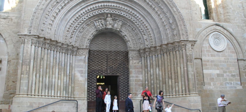 Portalada romànica de Santa Maria d'Agramunt